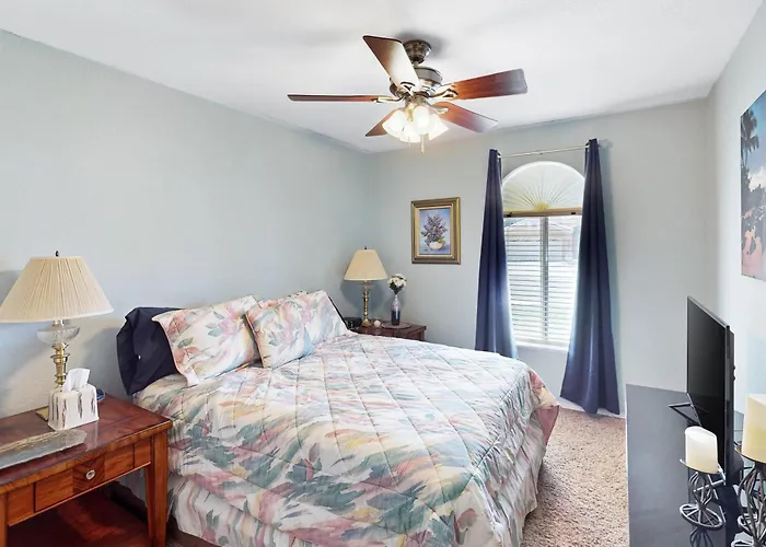 Dog-friendly With Beautiful Patio, Bikes Holiday home